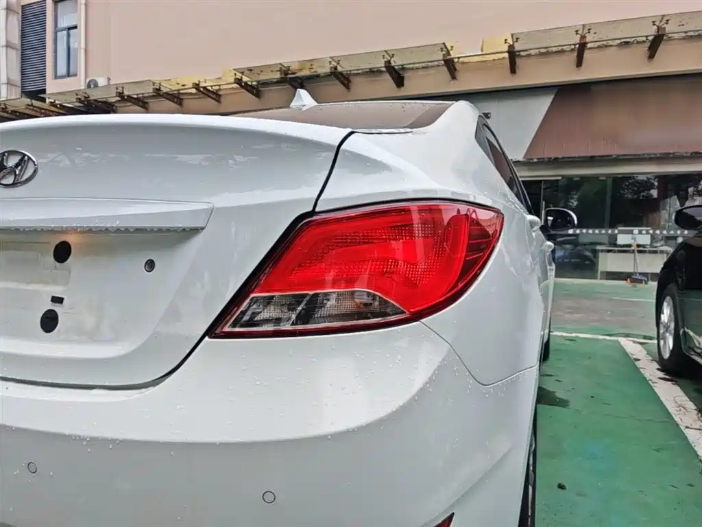 Hyundai Verna 2016 1.4L Automatic Smart GLS фото 8