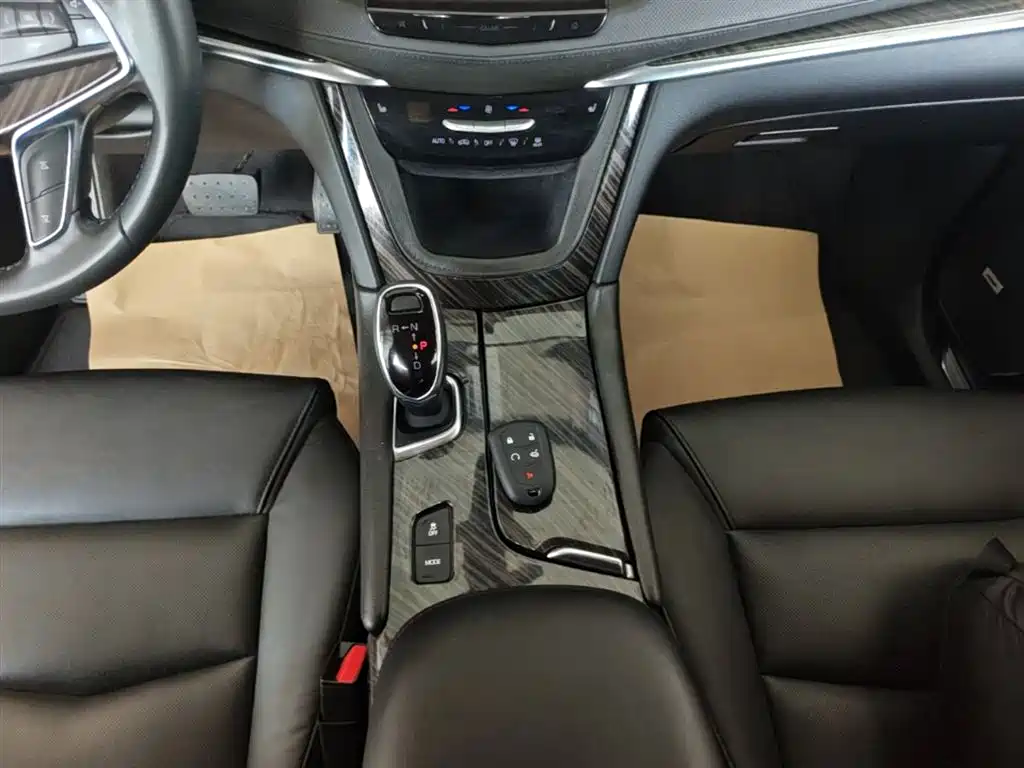 Cadillac XT5 2018 25T Luxury фото 14