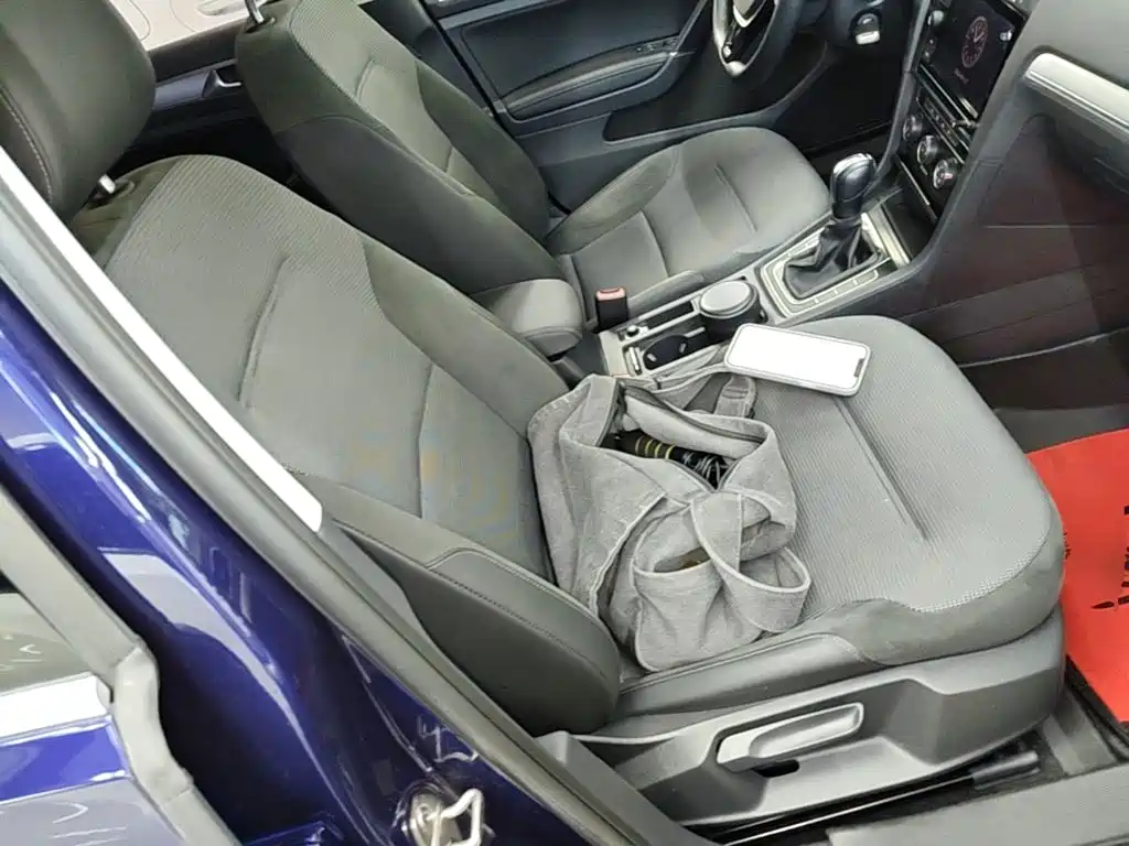 Фото 25 - Volkswagen Golf