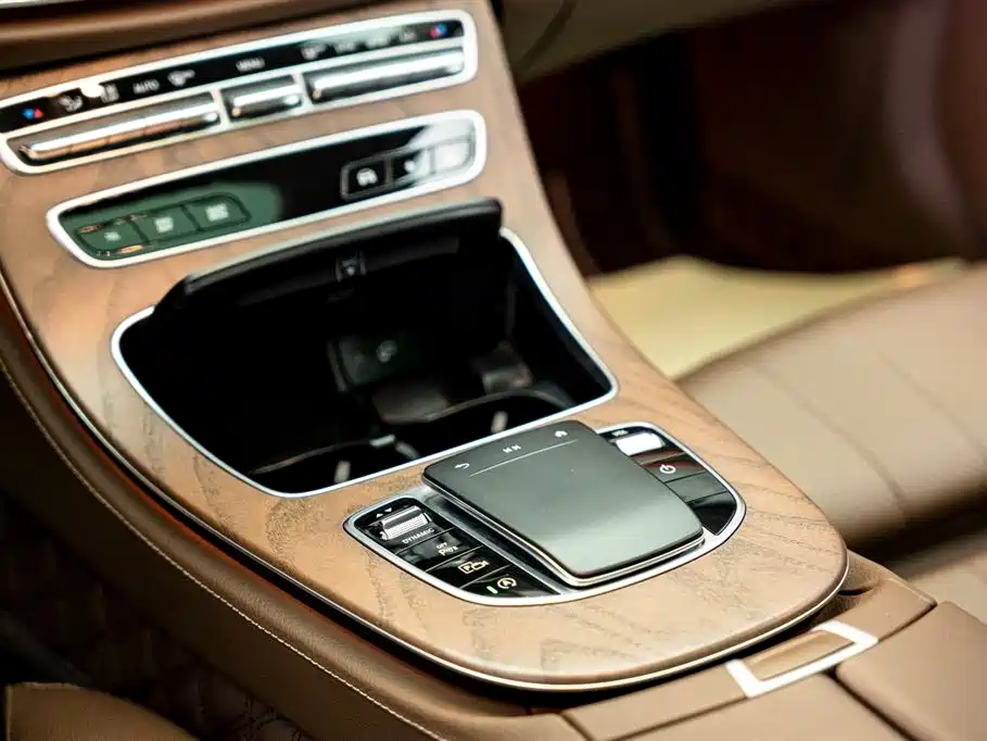 Mercedes-Benz E-Class 2022 E 260 L фото 15