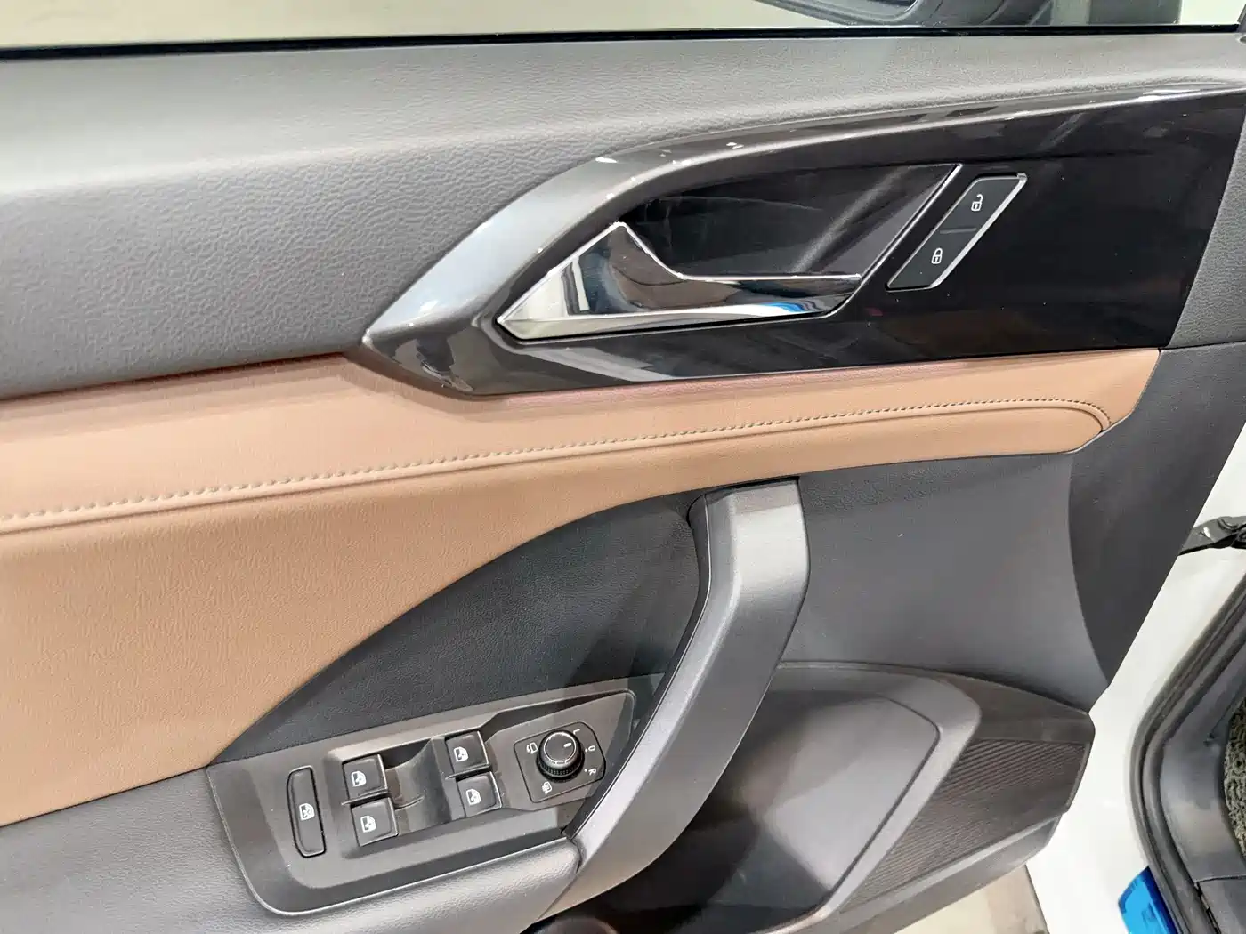 Volkswagen Tharu 2019 Model 280TSI 2WD Flagship Edition China VI фото 21