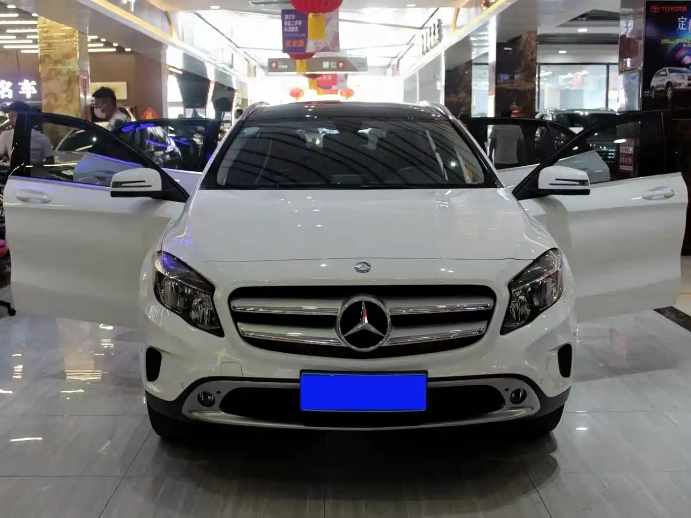 Mercedes-Benz GLA 2015 GLA 200 Dynamic фото 2