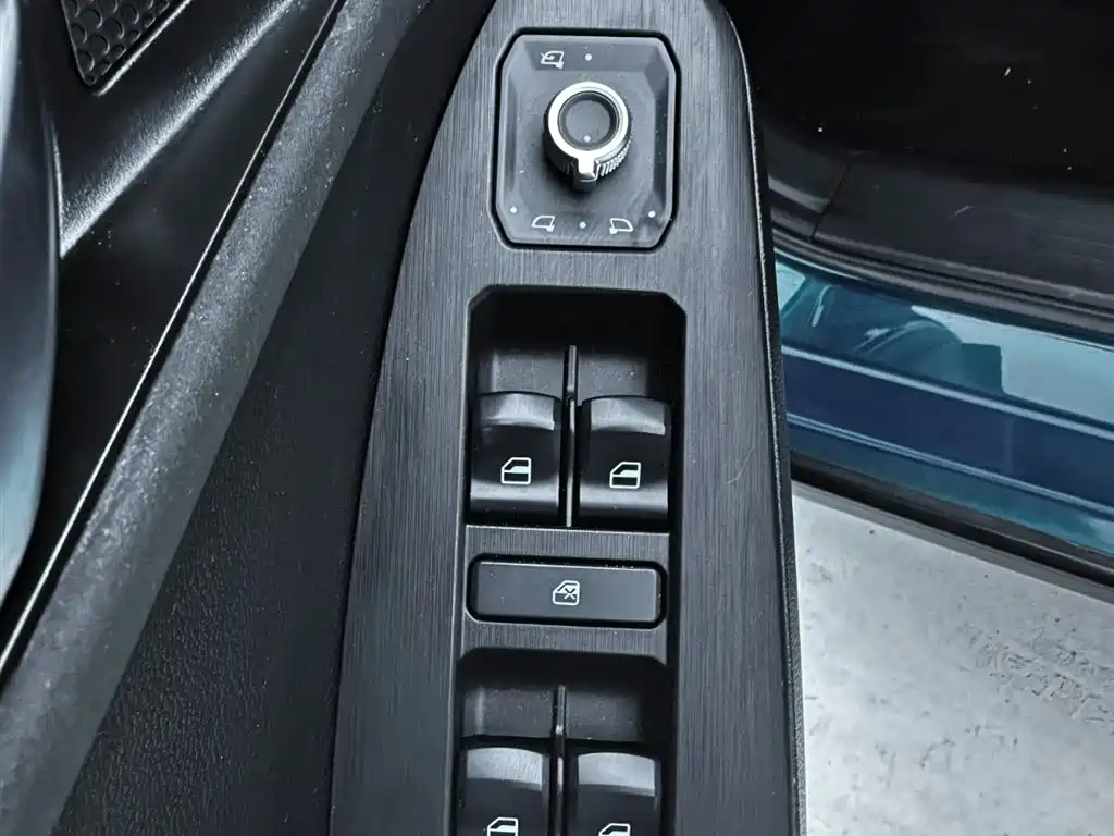HAVAL RED RABBIT