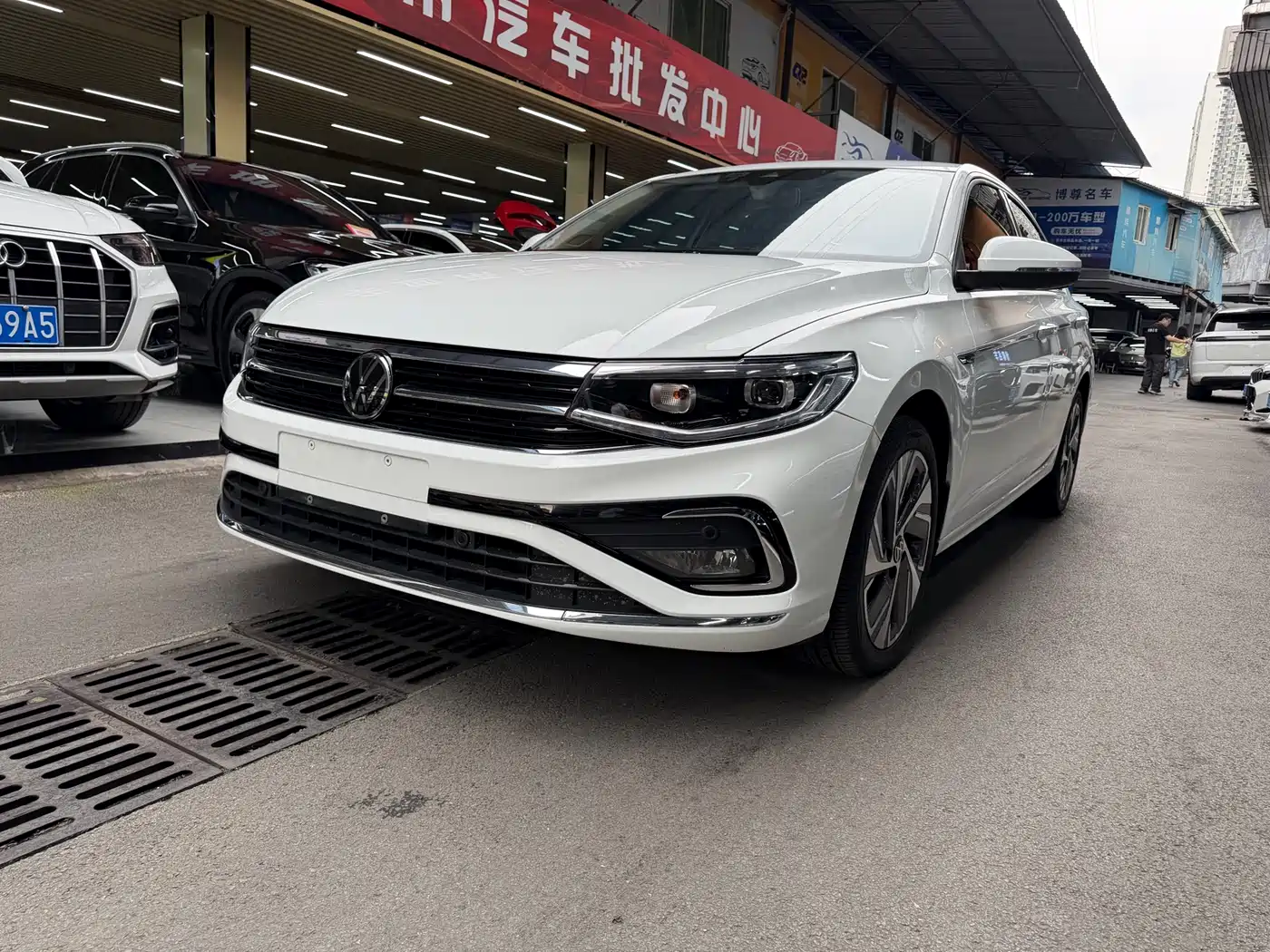 Volkswagen Bora 2023 300TSI DSG Premium Edition