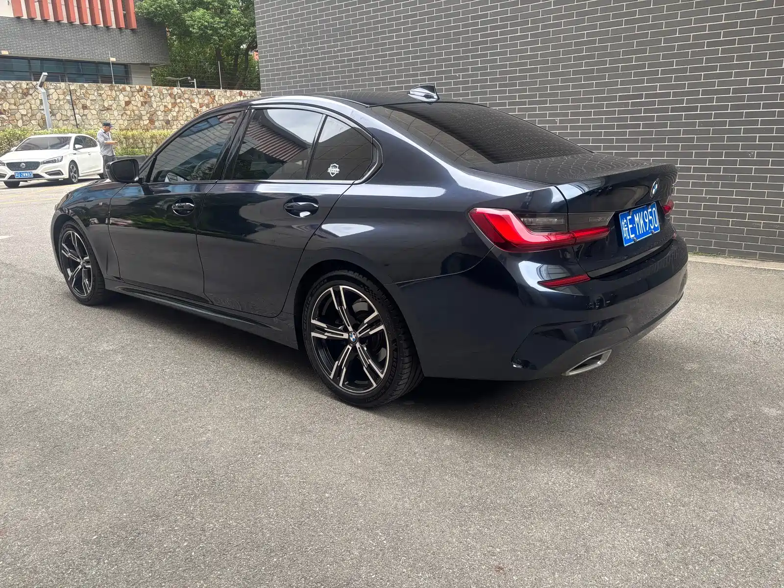Photo 20 - BMW 3 Series