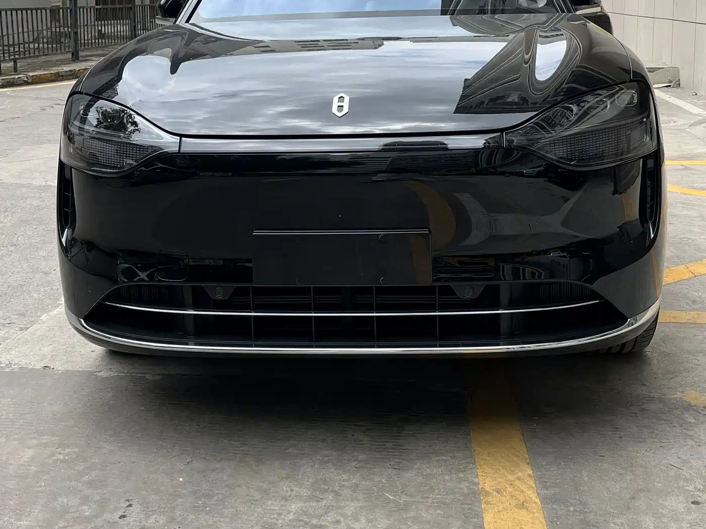 AITO Wenjie AITO M9 2025 Extended Range Ultra 52kWh 6-Seater фото 2