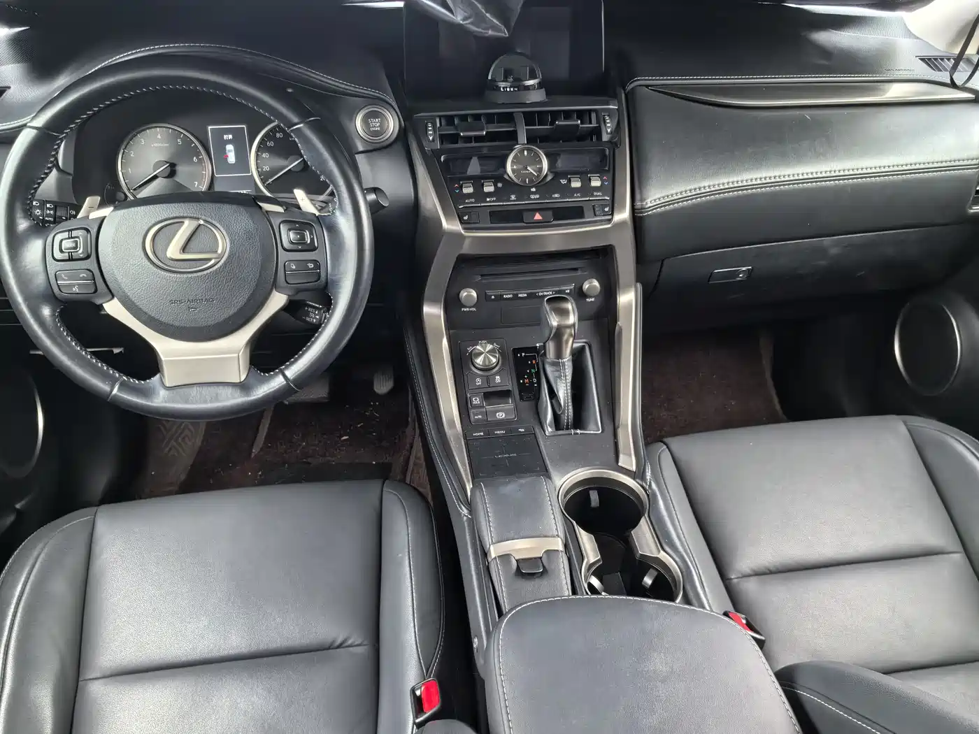 Lexus NX 2017 300 FWD Sharp Edition фото 6