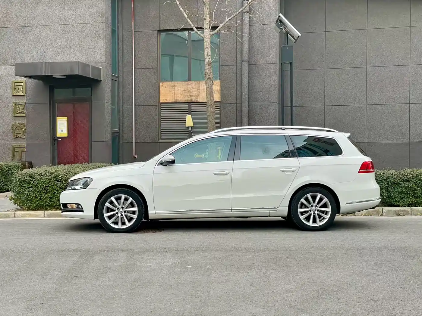 Volkswagen Magotan (Import) 2012 Wagon 2.0TSI Comfort фото 3