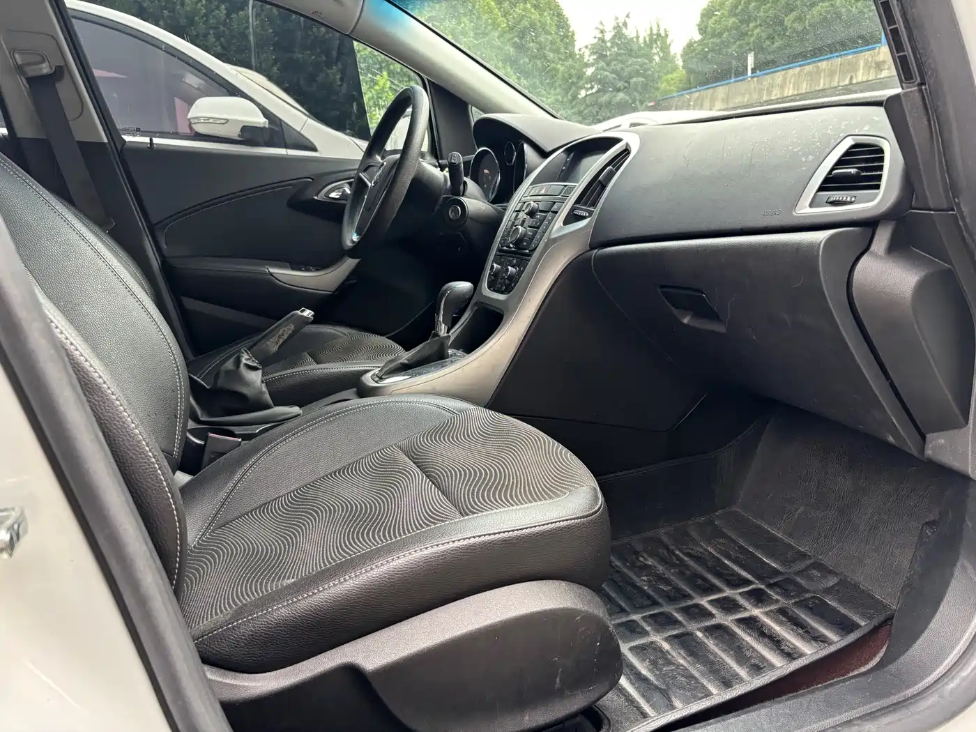 Photo 14 - Buick Excelle