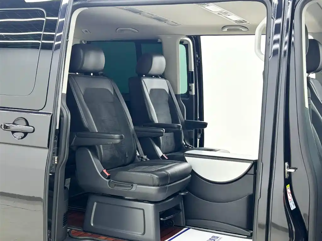 Volkswagen Multivan 2018 2.0TSI 2WD Luxury Edition 7-Seater фото 13