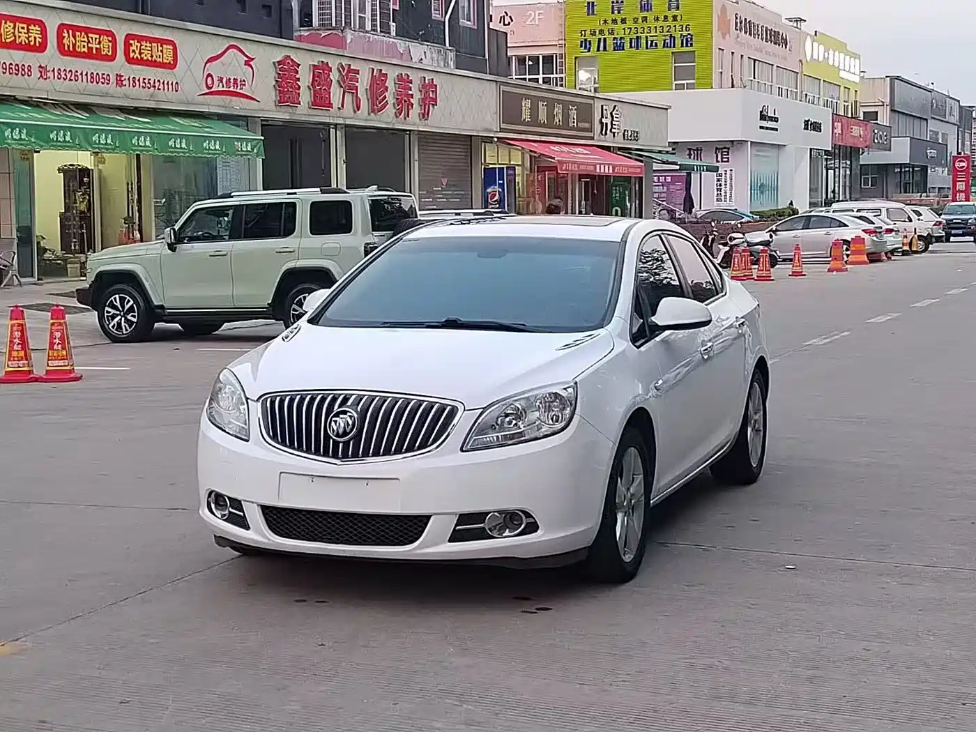 Photo 1 - Buick Excelle