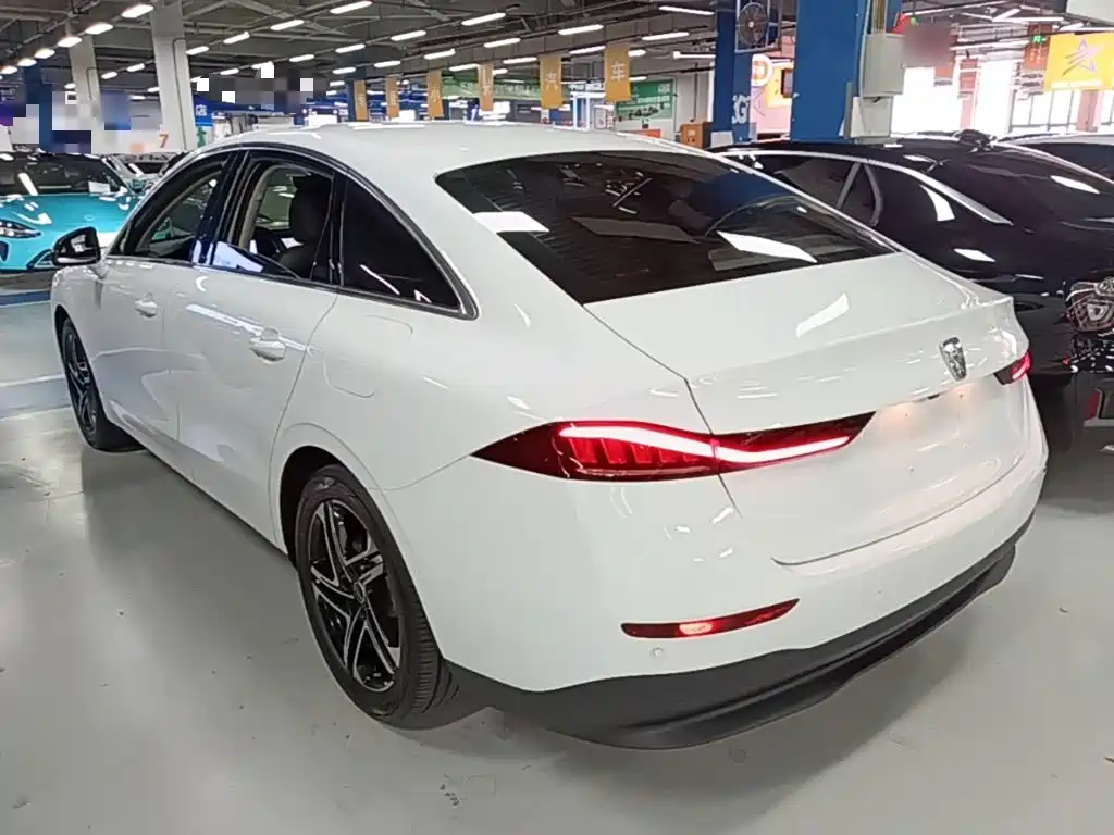 Roewe D7 2024 2023 DMH 125km Beyond Edition