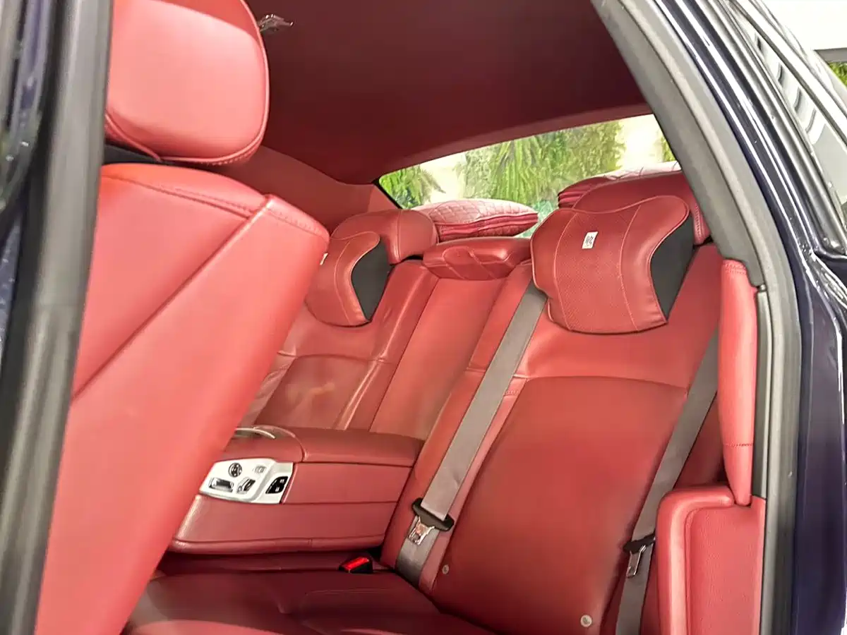 Rolls-Royce Ghost 2010 Model 6.6T Standard фото 7