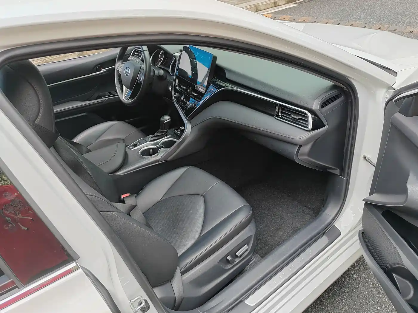 Toyota Camry 2021 2.0G Luxury Edition фото 9