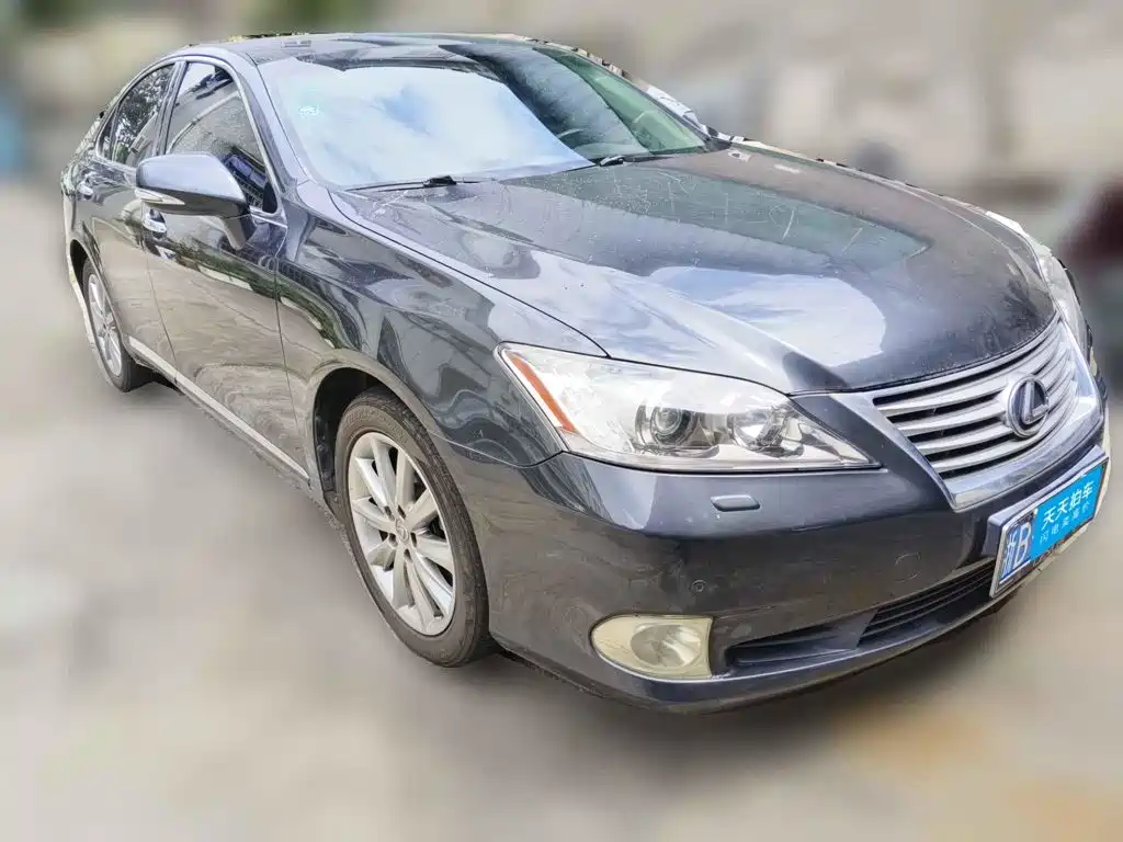 Фото 3 - Lexus ES