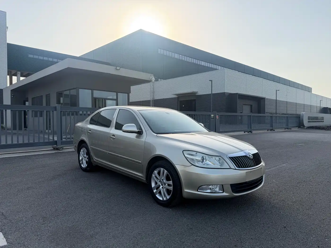Škoda Octavia 2014 1.6L Auto Yijun Edition фото 3