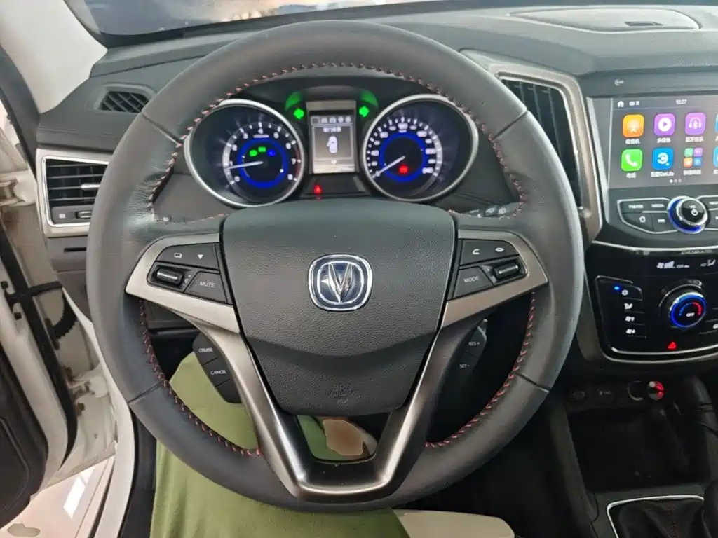 Фото 7 - Changan CS35