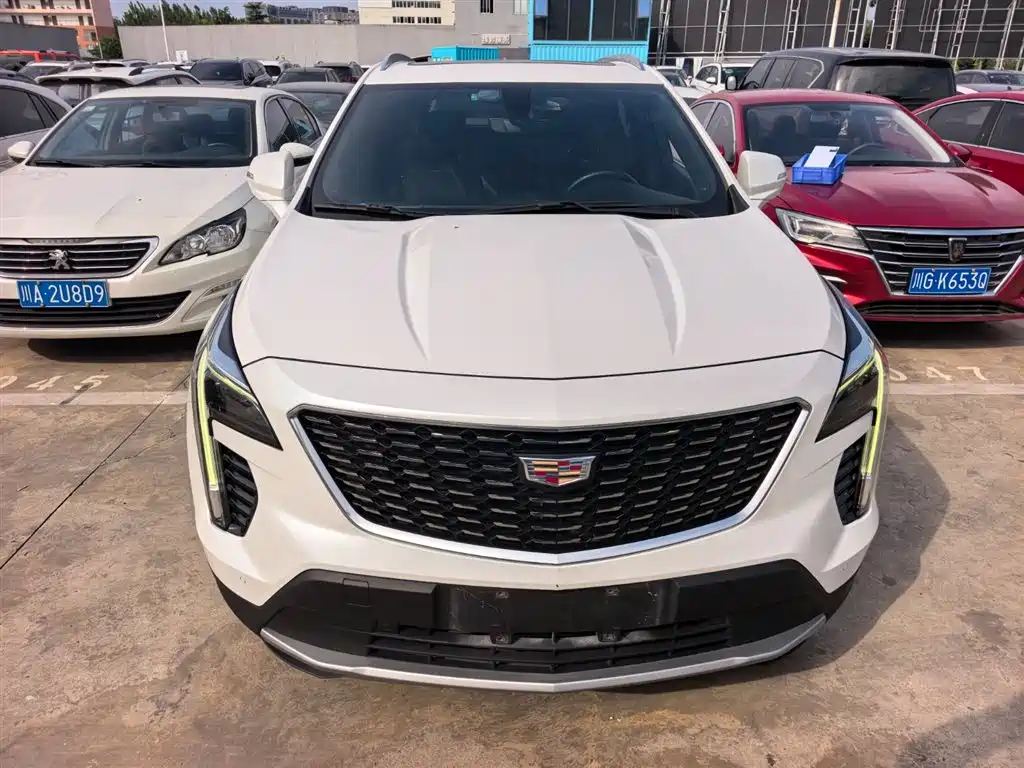 Cadillac XT4 2020 28T FWD Leading Trim фото 2