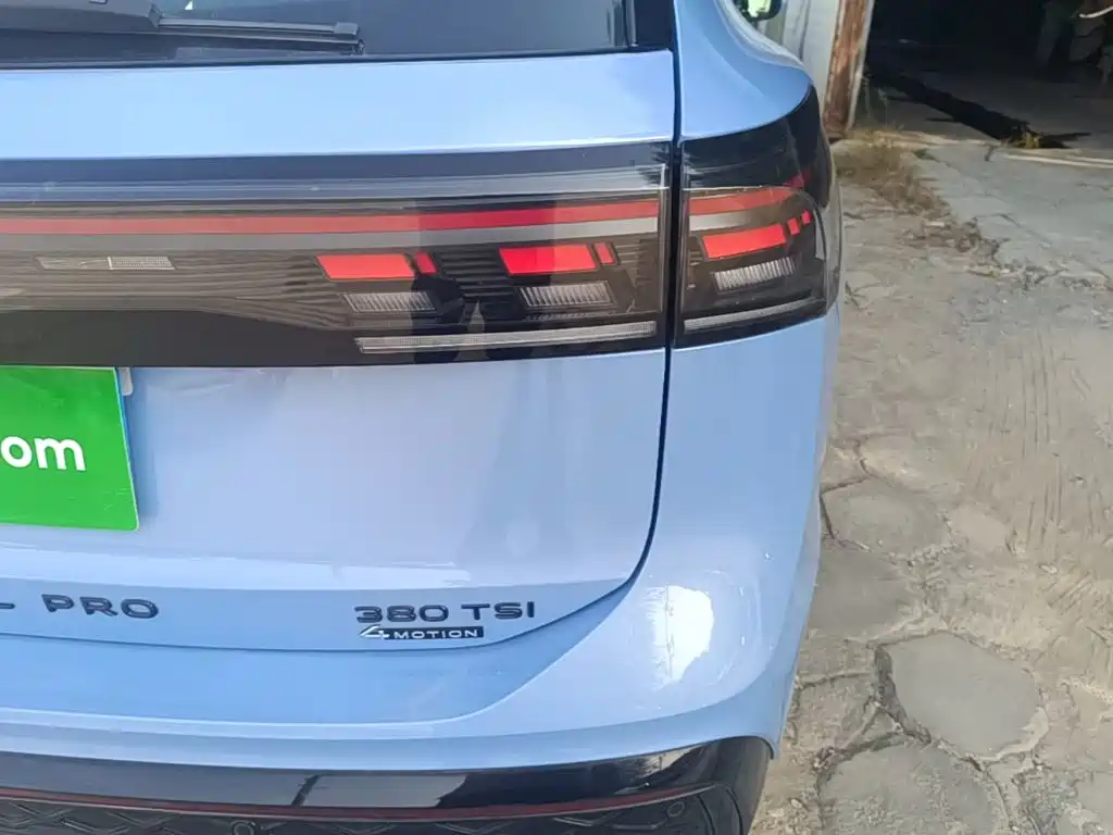 Фото 8 - Volkswagen Tiguan L