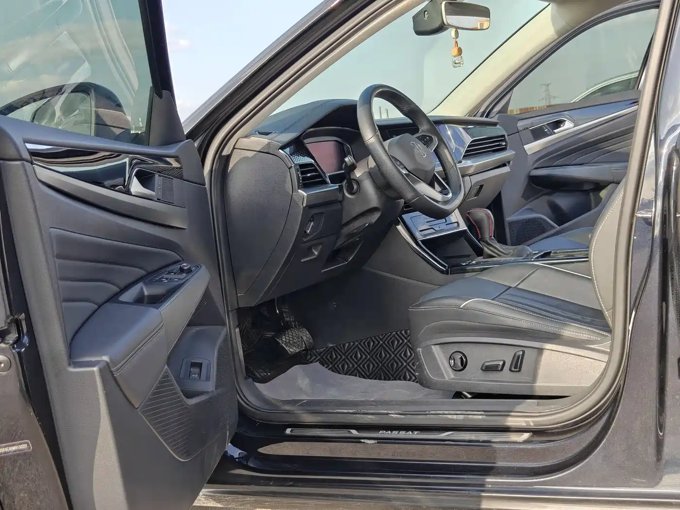 Volkswagen Passat 2022 330TSI Starlight Elite Edition фото 8
