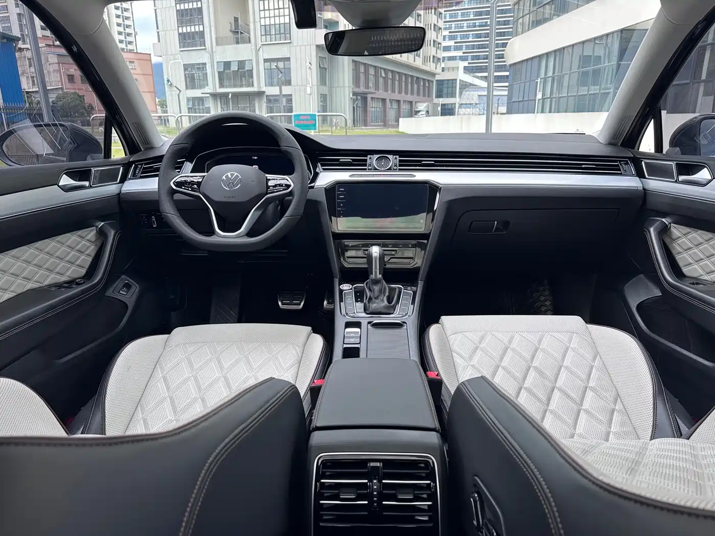 Volkswagen Magotan 2024 2024 2 Million Units Public Sharing Edition 330TSI DSG Luxury