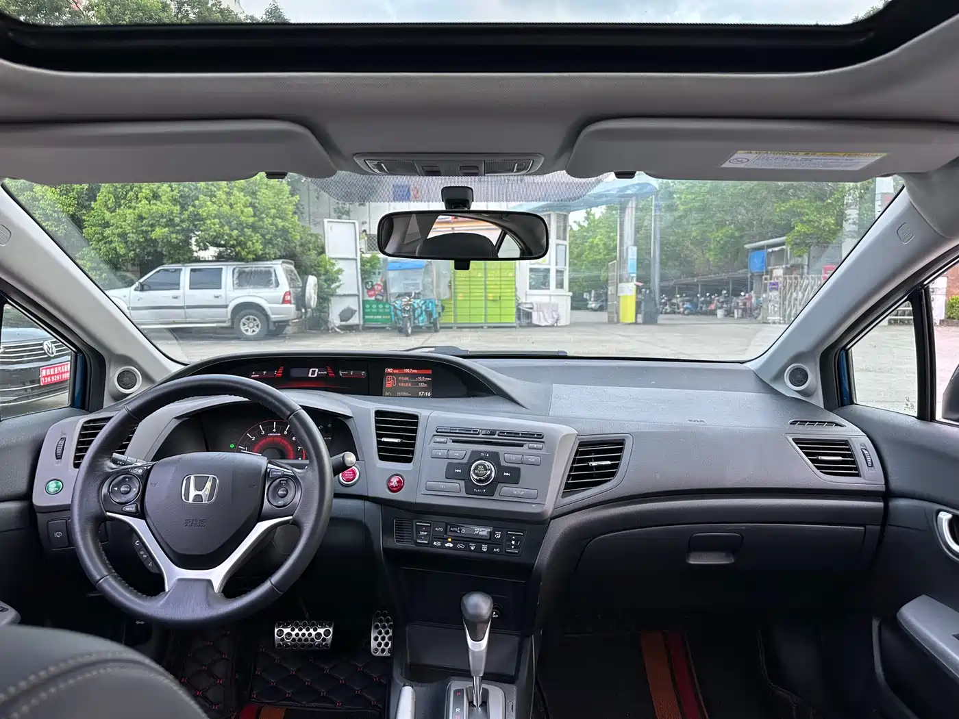 Photo 10 - Honda Civic