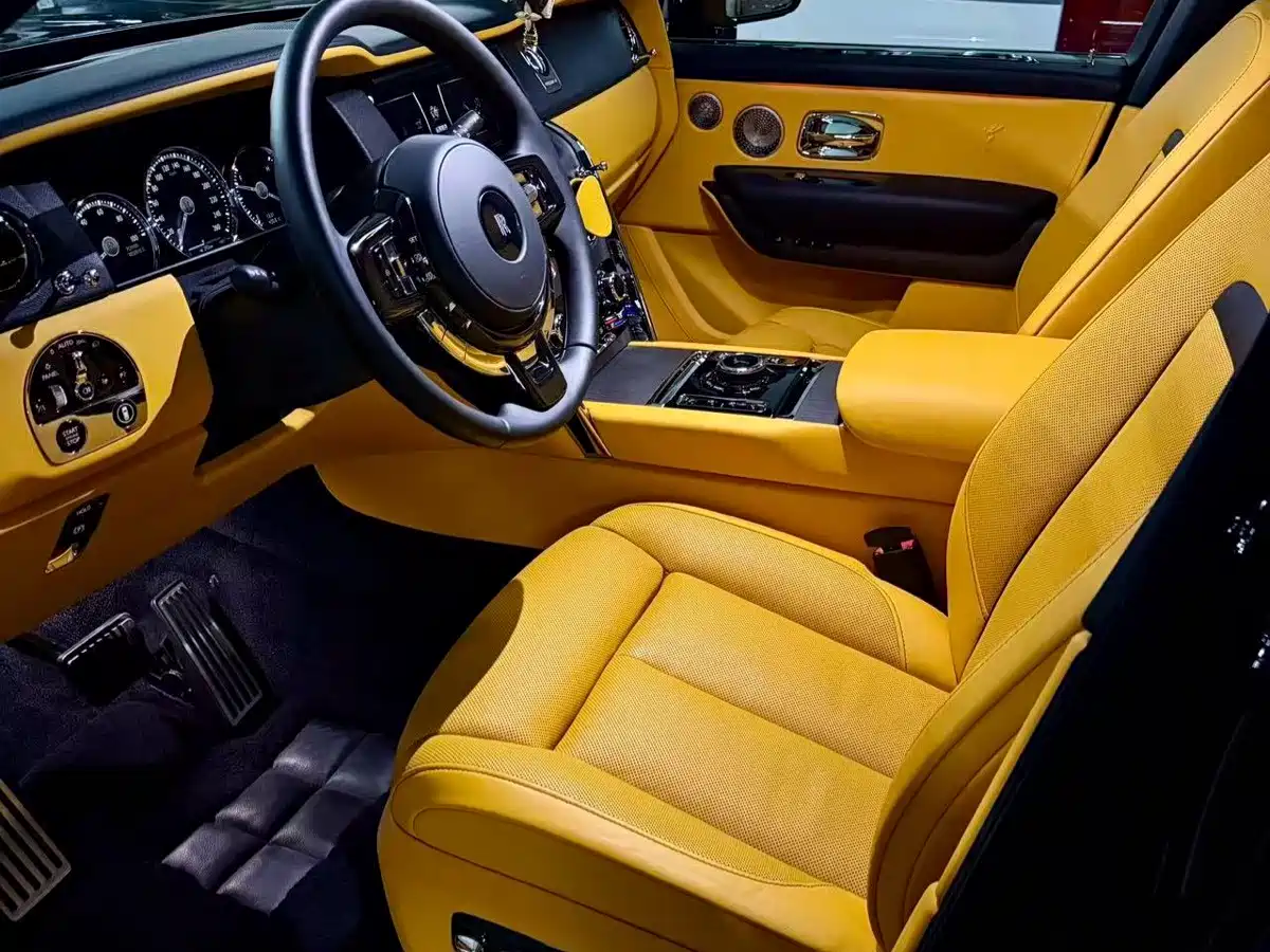 صورة 5 - Rolls-Royce Cullinan
