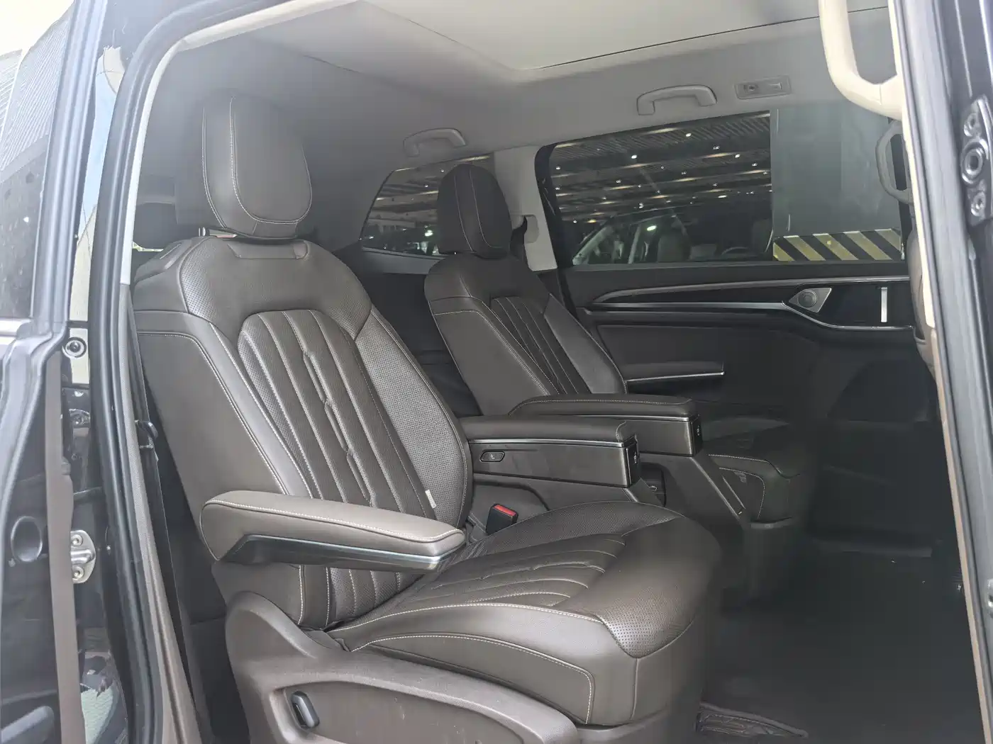 Volkswagen Viloran 2020 330TSI Luxury Edition фото 8