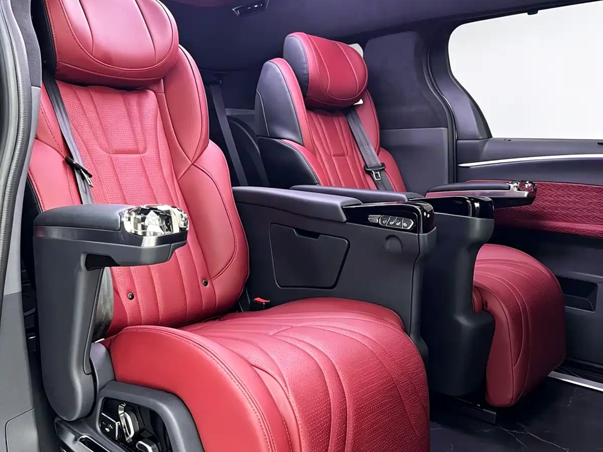 Toyota Granvia 2026 Model 2.5L Hybrid Luxury Edition фото 10