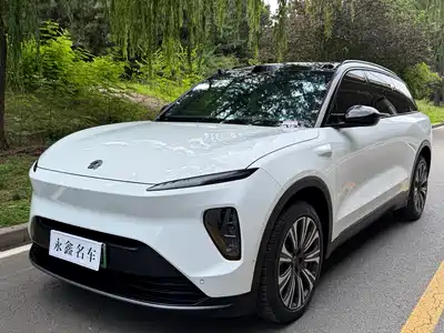 NIO ES8