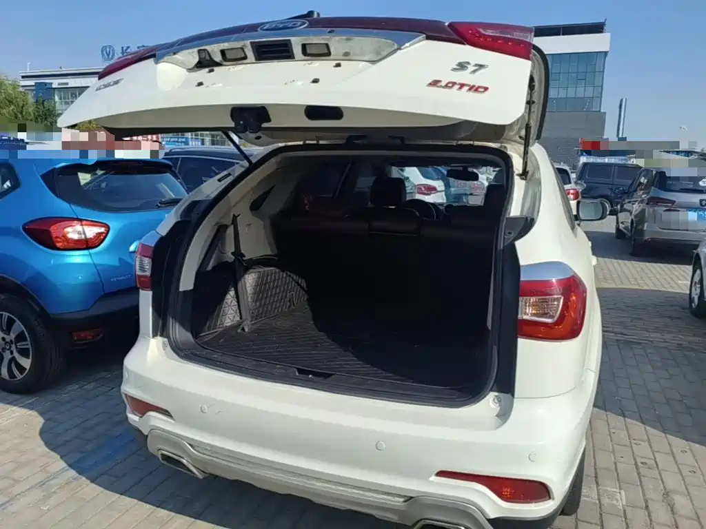 BYD S7 2016 2016 2.0T Automatic Premium Model