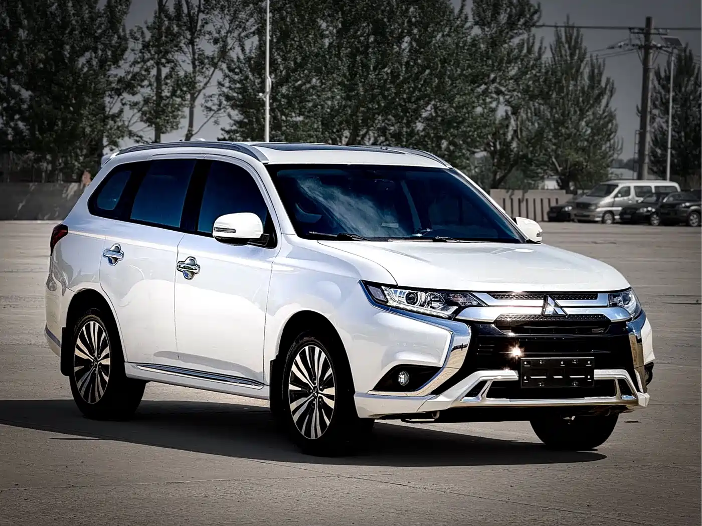 MITSUBISHI OUTLANDER