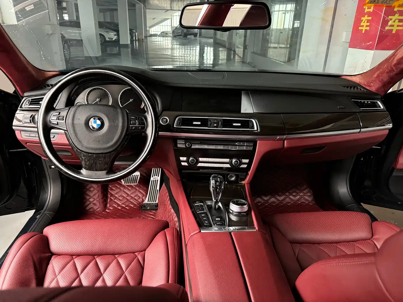 BMW 7 Series 2011 750Li xDrive фото 8