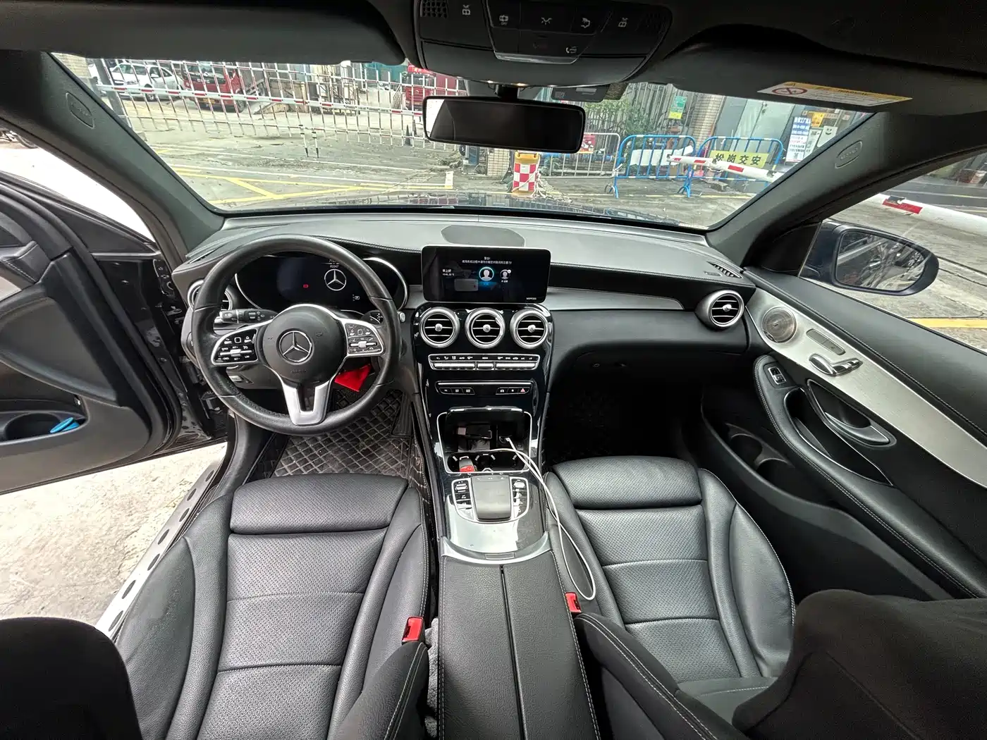 MERCEDES-BENZ GLC