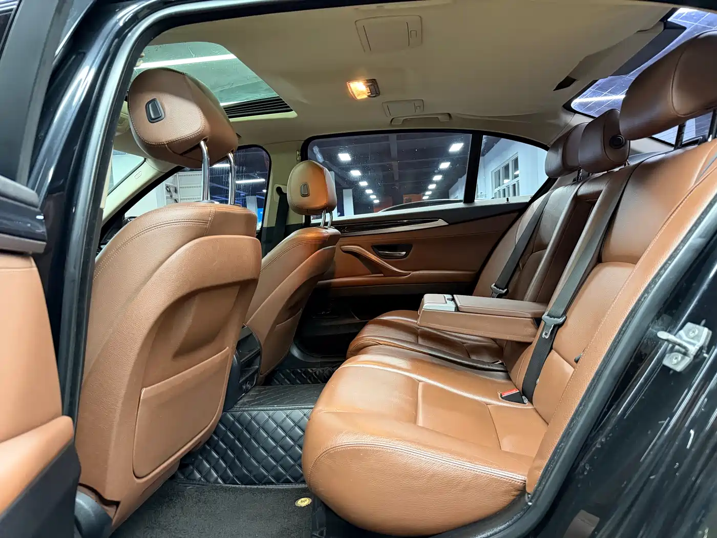 BMW 5 Series 2014 520Li Elegance фото 5