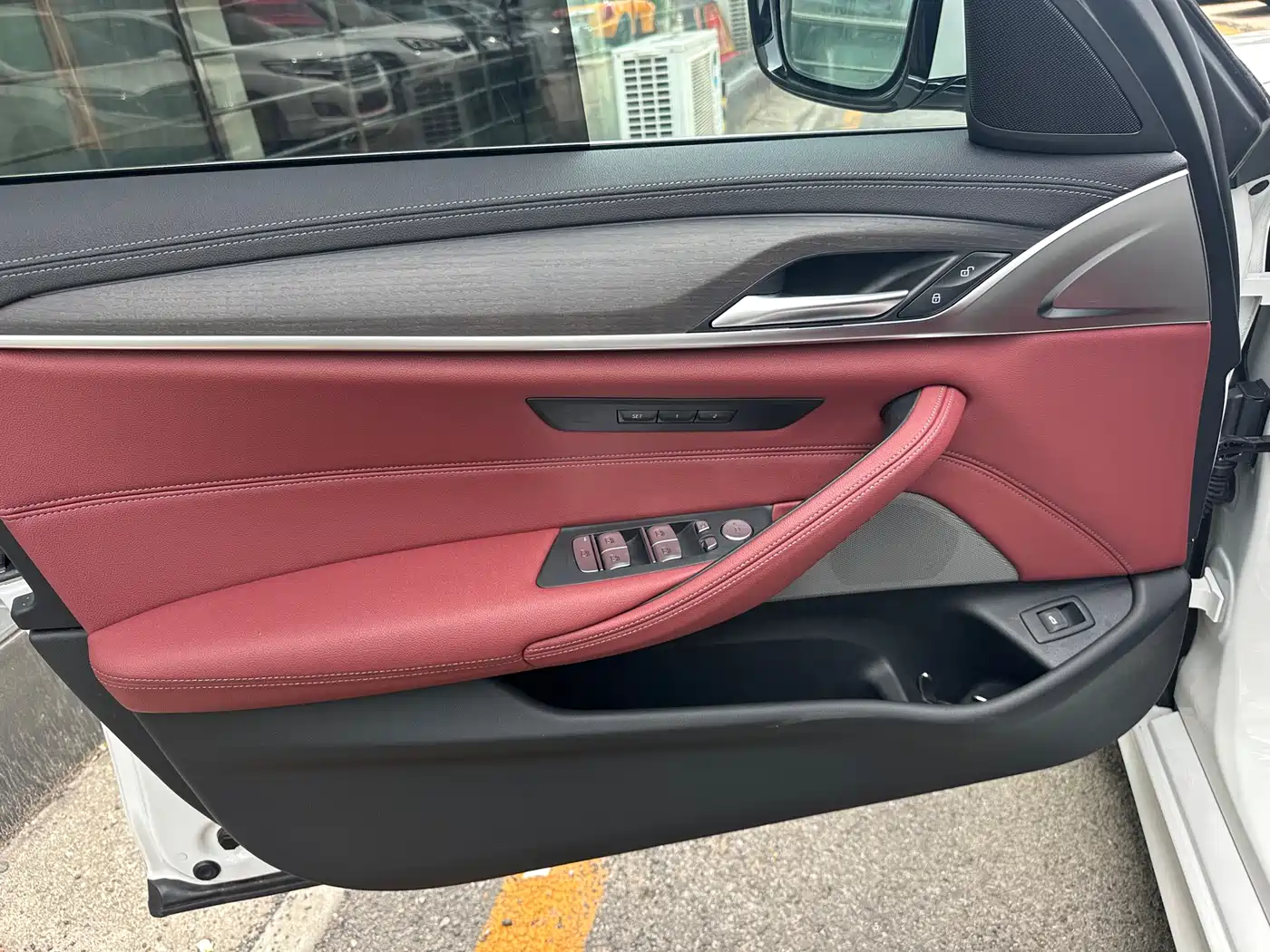 BMW 5 Series 2023 530Li Leading M Sport Package фото 3