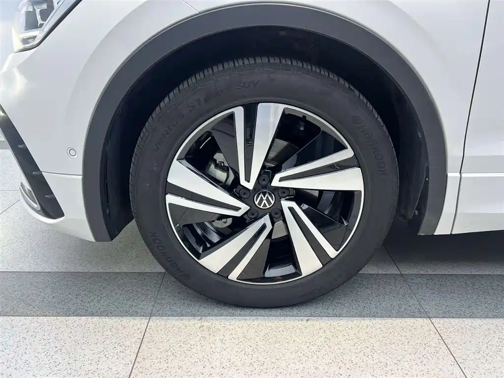 Volkswagen Tiguan X 2022 330TSI 2WD Flagship Edition фото 11