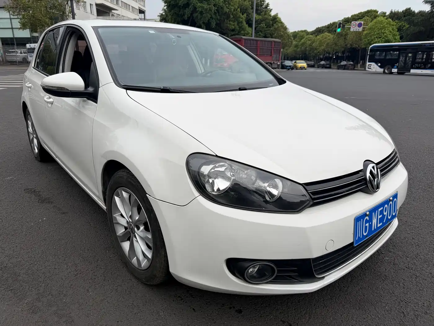 Volkswagen Golf 2012 1.6 Automatic Comfort Type фото 2