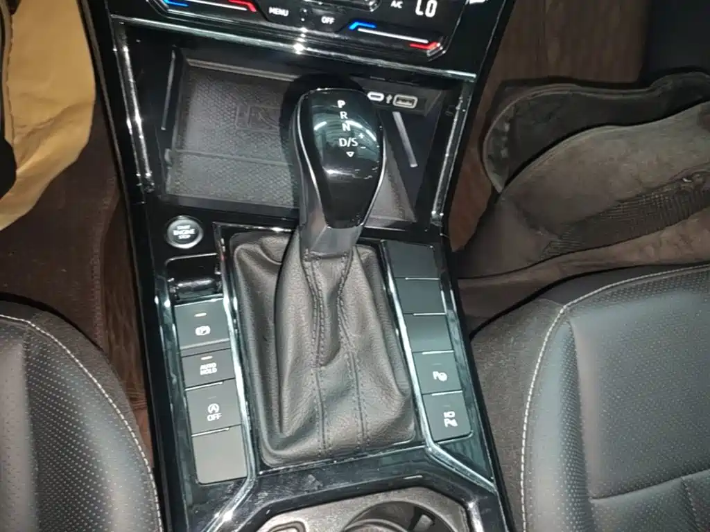 Фото 14 - Volkswagen Passat