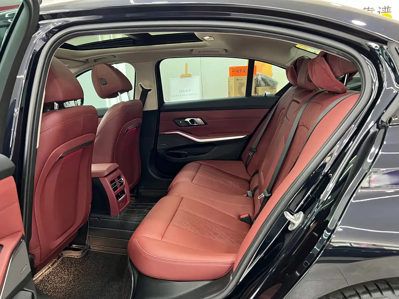 BMW 3 Series 2023 325Li M Sport Black Night Package фото 9