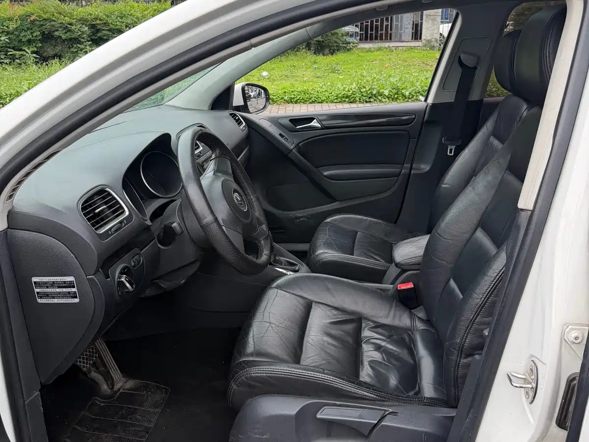 Volkswagen Golf 2012 1.6 Automatic Comfort Type фото 10