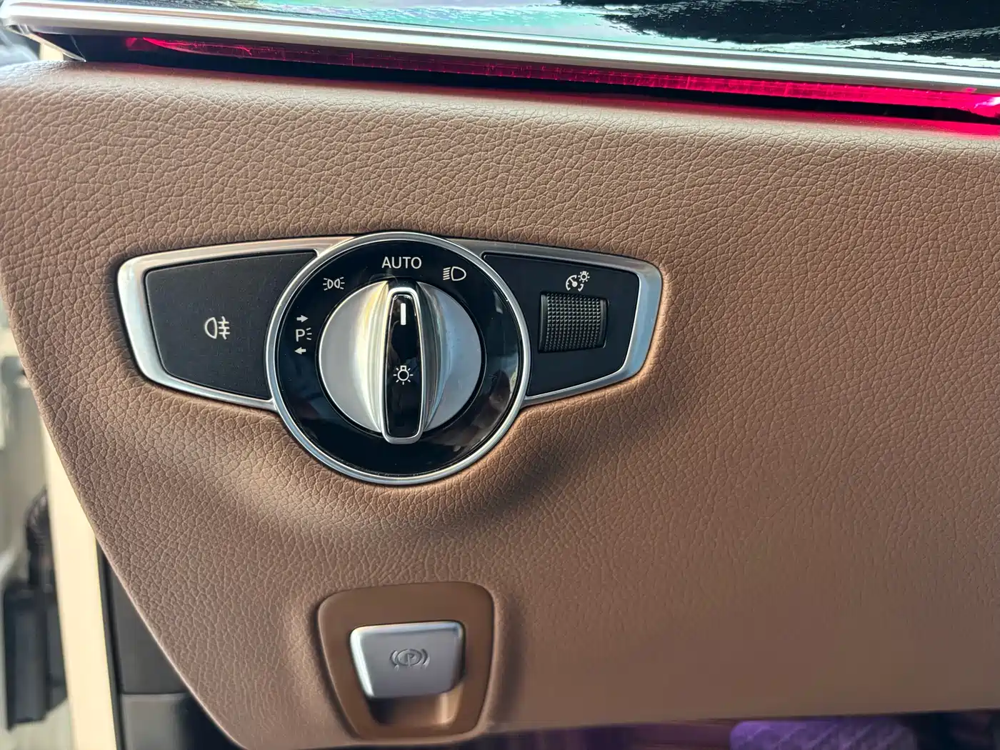Mercedes-Benz E-Class 2019 E 200 L Sport 4MATIC фото 26
