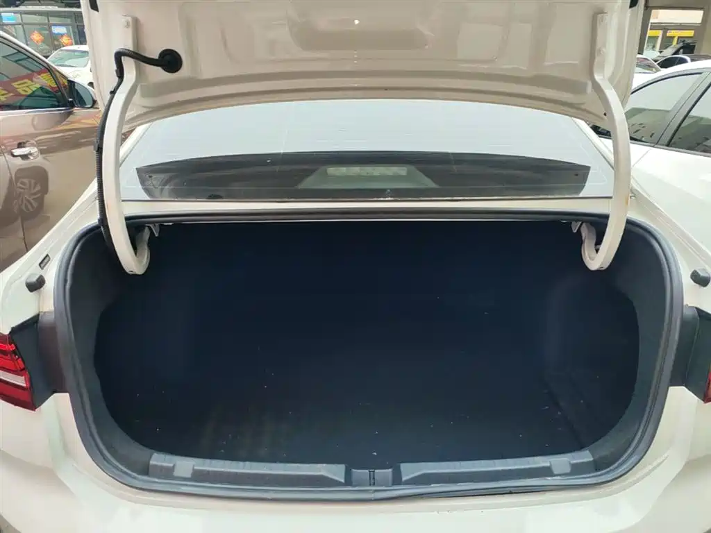 Volkswagen Lavida 2022 280TSI DSG Comfort Edition фото 19