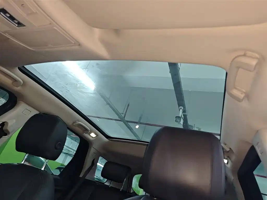 Land Rover Discovery Sport 2019 240PS SE Edition China VI фото 18