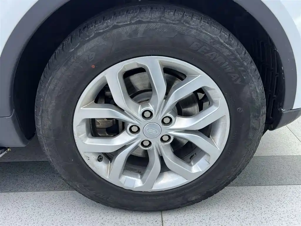 Land Rover Discovery 2017 3.0 SC V6 SE фото 6