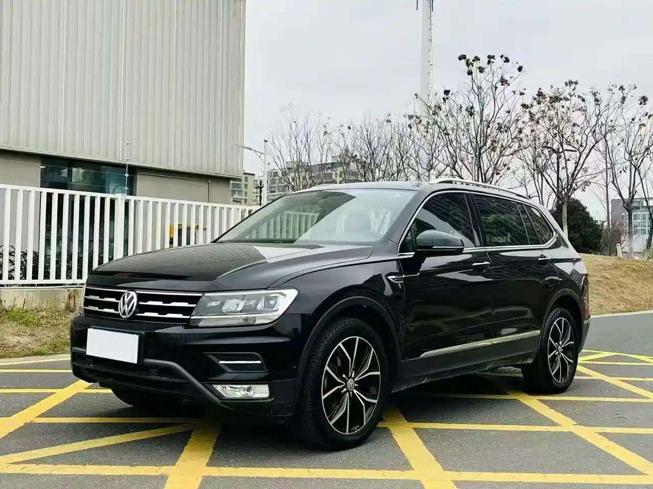 Volkswagen Tiguan L 2019 330TSI Automatic 2WD Smart Luxury Edition China VI