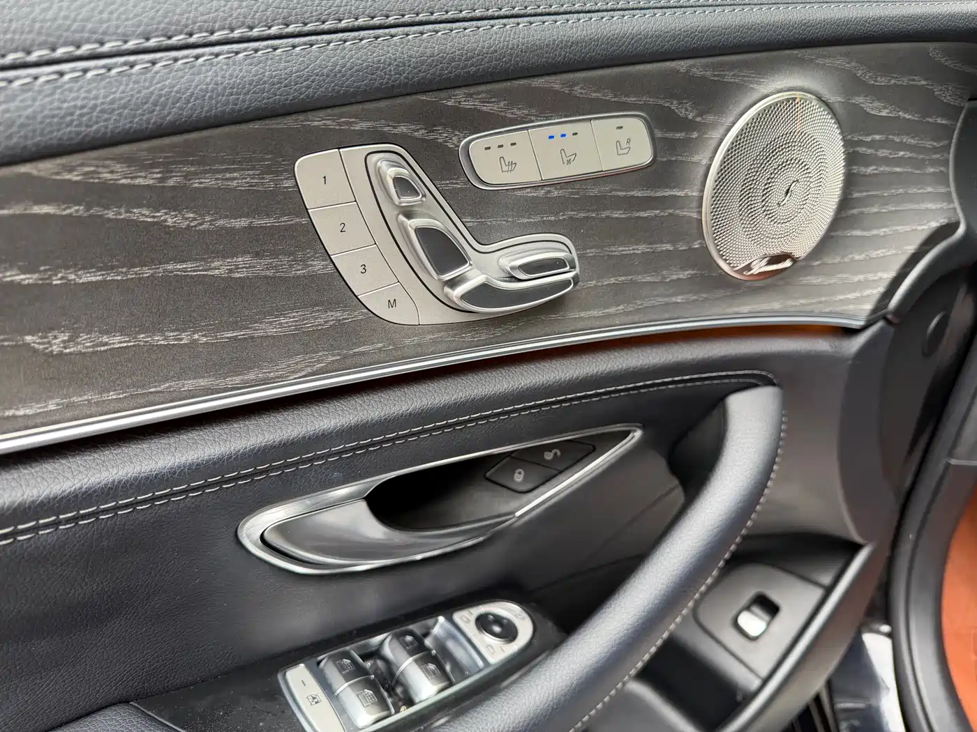 Mercedes-Benz E-Class 2023 E 300 L Luxury фото 10