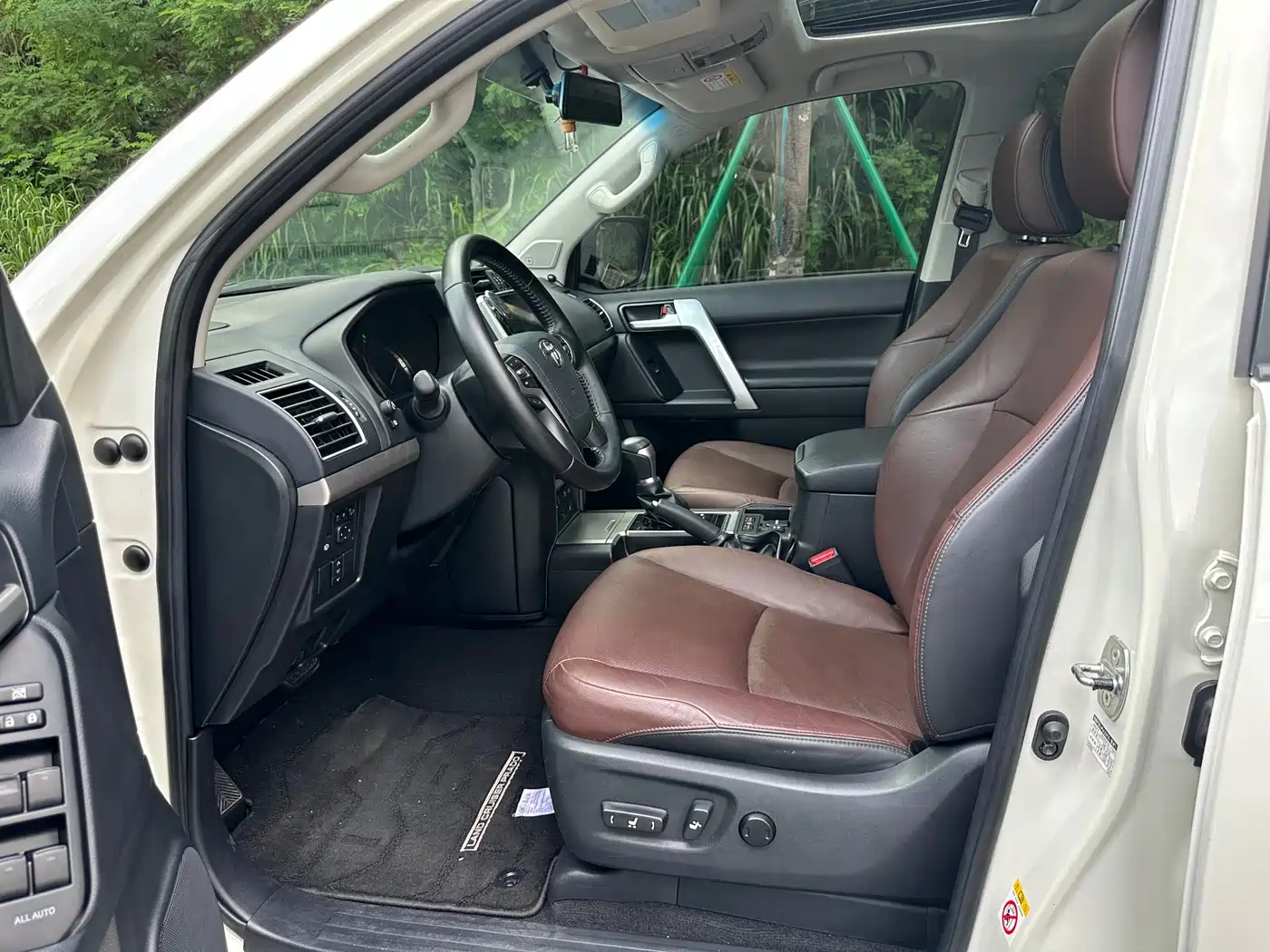 Toyota Prado 2018 2018 3.5L Automatic TX-L NAVI Rear-mounted Spare Tire