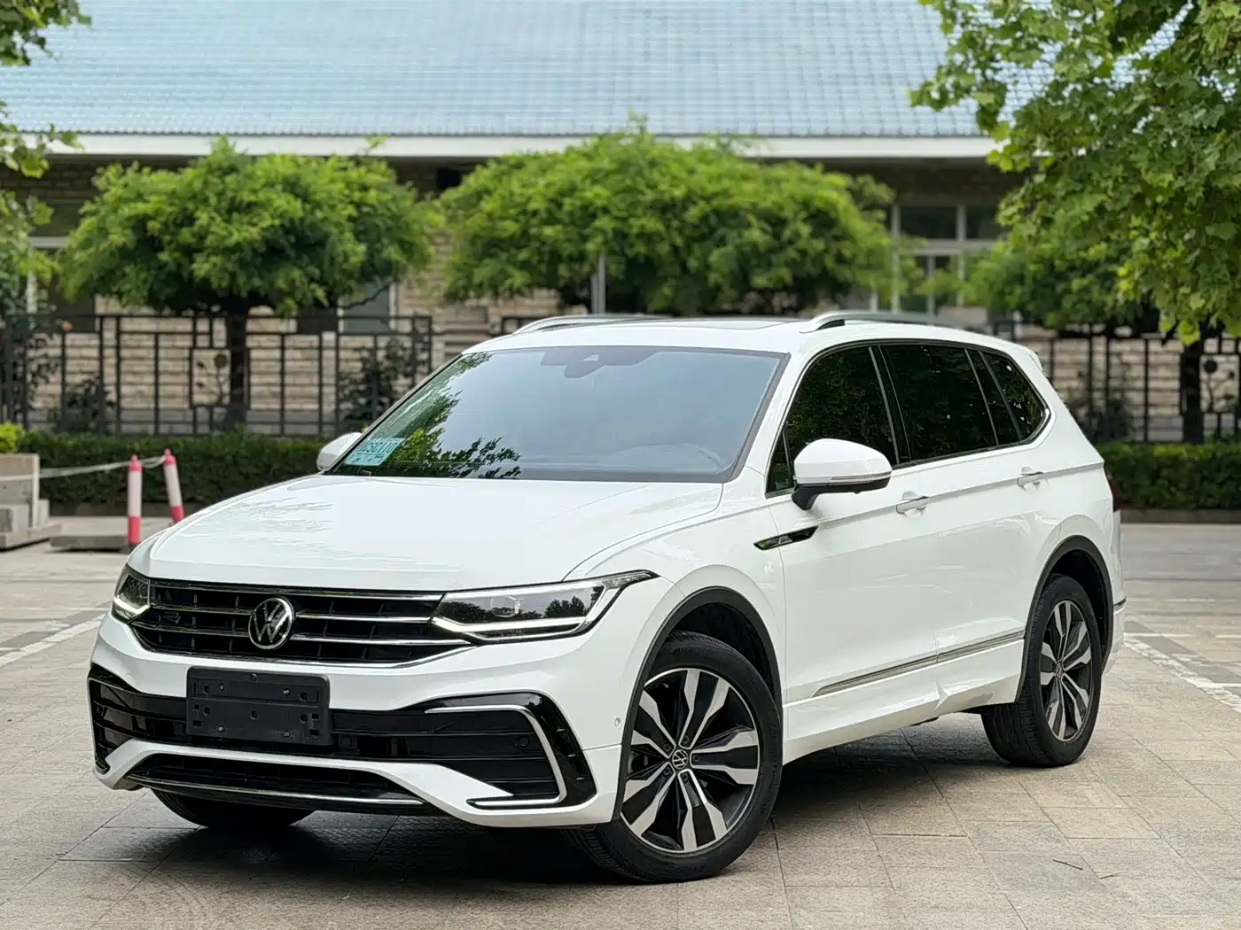 Volkswagen Tiguan L 2024 380TSI Automatic 4WD R-Line Premium Enjoyment Edition 7-seater
