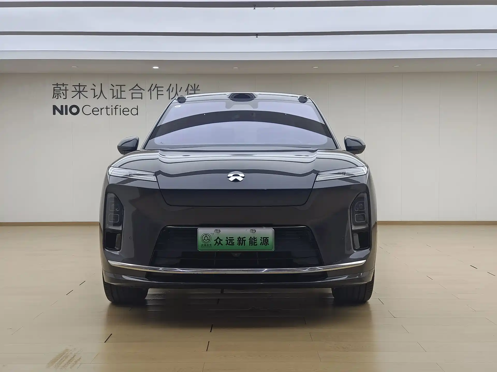 Фото 3 - NIO ES8